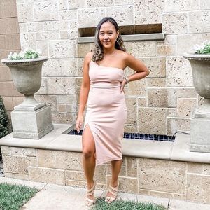 Light pink one shoulder strap dress